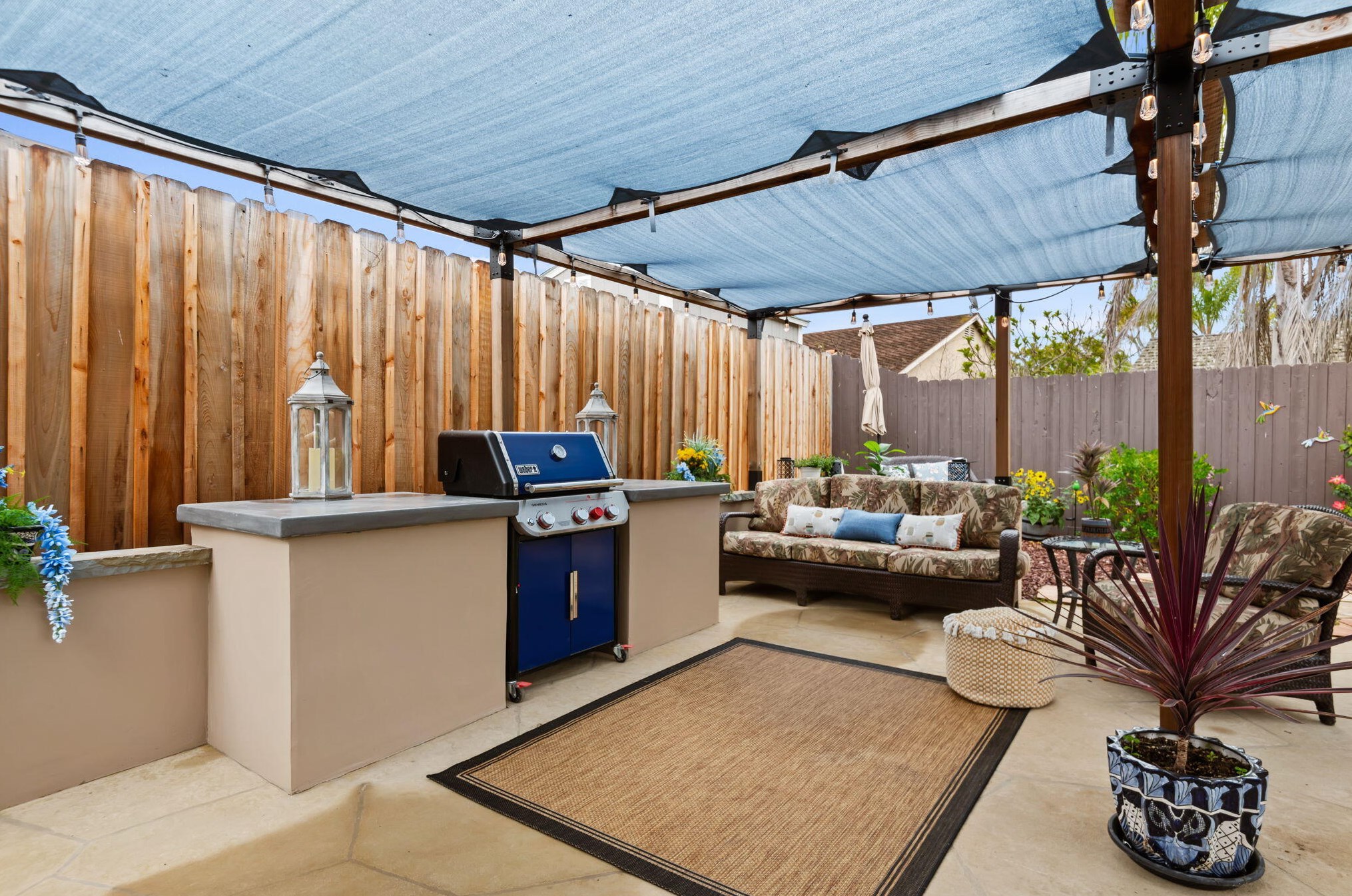 280 Savona Ave, Santa Barbara CA  93117-1202 exterior
