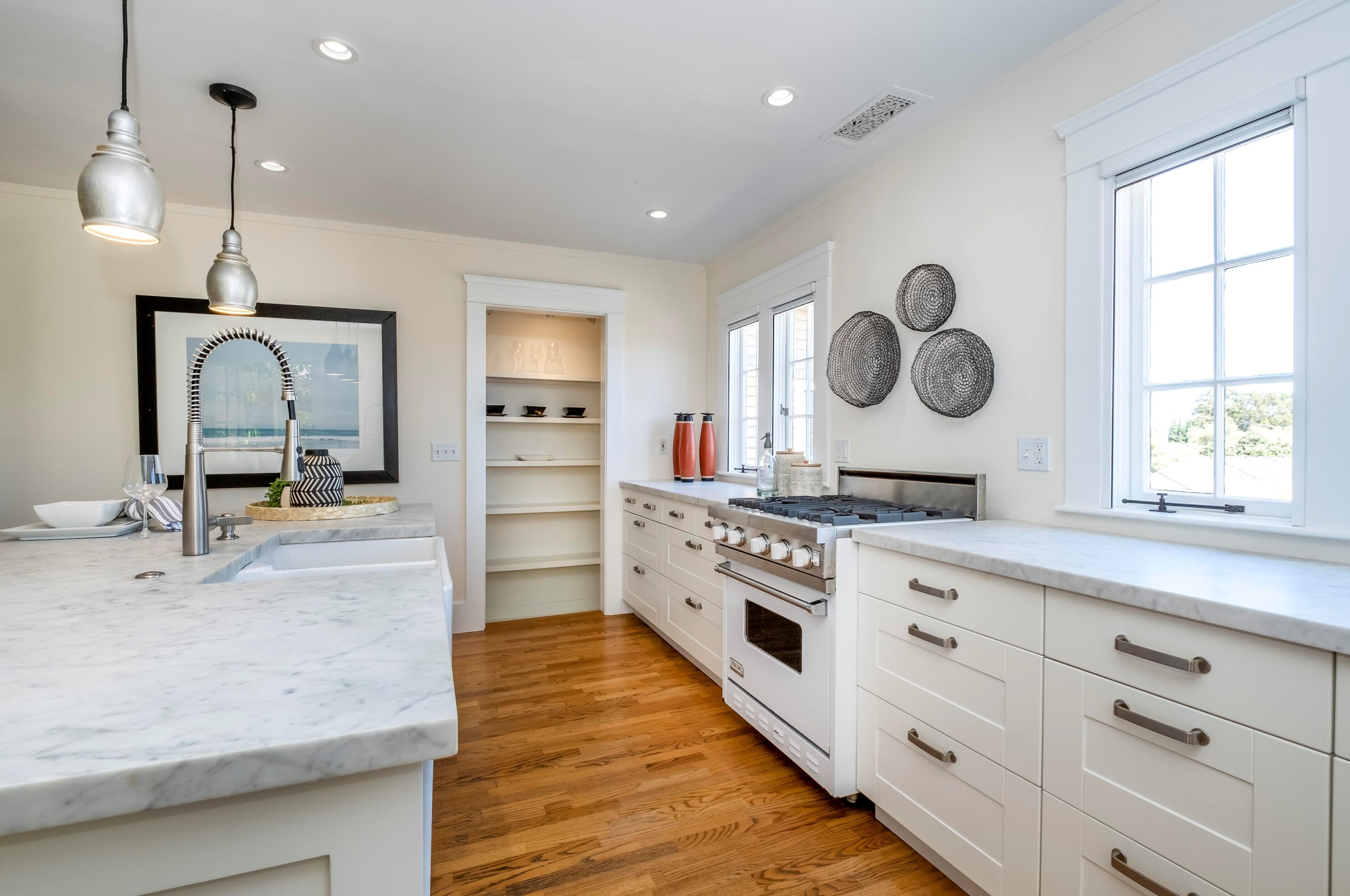 427 Sola St, Santa Barbara CA  93101-1220 exterior