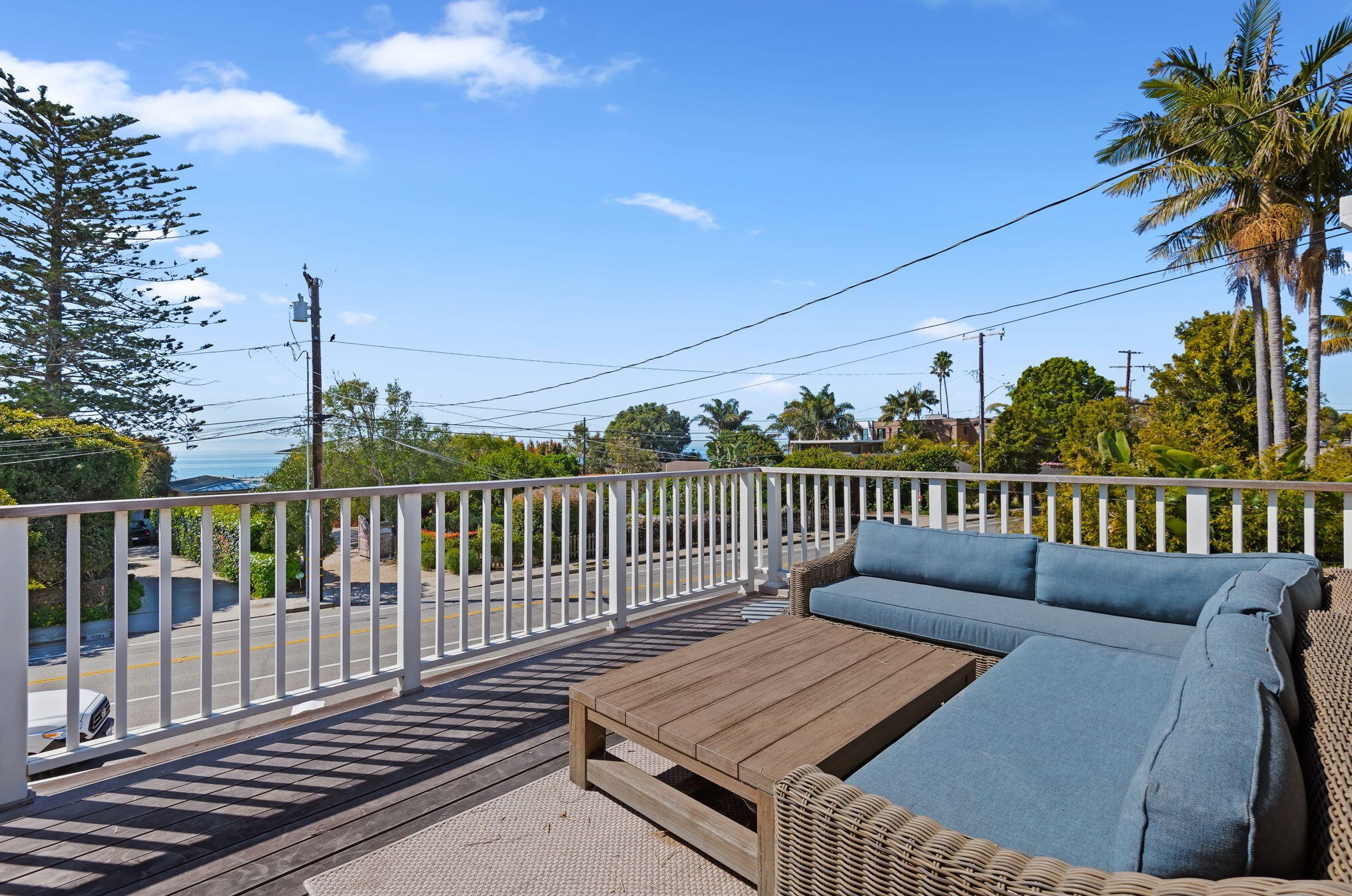 1530 Shoreline Dr, Santa Barbara CA  93109-2073 exterior