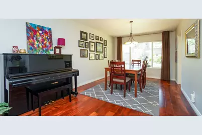 718 Pamela Wood Street, Thousand Oaks, CA 91320 - Photo 9