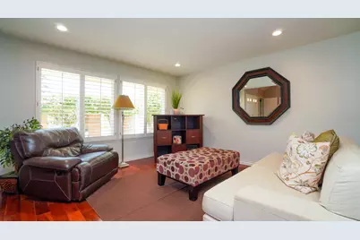 718 Pamela Wood Street, Thousand Oaks, CA 91320 - Photo 7