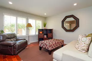 718 Pamela Wood St, Thousand Oaks, CA 91320 - Photo 7