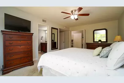 718 Pamela Wood Street, Thousand Oaks, CA 91320 - Photo 21