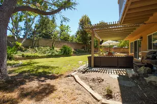 718 Pamela Wood St, Thousand Oaks, CA 91320 - Photo 35