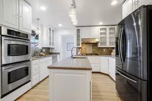 305 Mesa Ln, Santa Barbara, CA 93109 - Photo 15