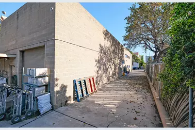 111 E Haley Street, Santa Barbara, CA 93101 - Photo 3