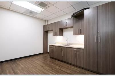 8 W Victoria Street, Santa Barbara, CA 93101 - Photo 5