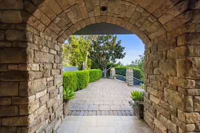 330 E Mountain Drive, Montecito, CA 93108 - Photo 27