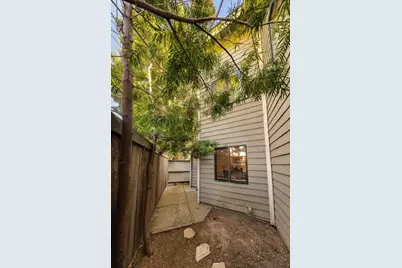 522 W Victoria Street #Apt F, Santa Barbara, CA 93101 - Photo 11