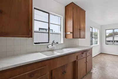40 Ocean View Avenue, Santa Barbara, CA 93103 - Photo 11