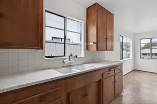 40 Ocean View Ave, Santa Barbara, CA 93103 - Photo 11
