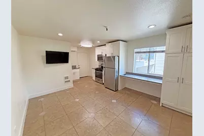 5615 Carpinteria Avenue, Carpinteria, CA 93013 - Photo 9