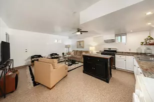 2411 Chapala St, Santa Barbara, CA 93105 - Photo 25