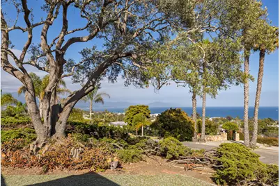 556 La Marina, Santa Barbara, CA 93109 - Photo 11