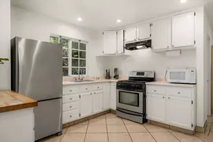1204 San Andres St, Santa Barbara, CA 93101 - Photo 9