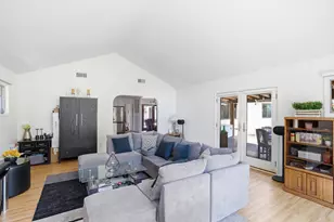 2505 Murrell Rd, Santa Barbara, CA 93109 - Photo 17