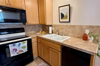 43 Dearborn Place #52, Goleta, CA 93117 - Photo 5