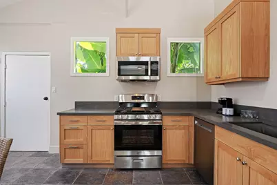 211 W Victoria Street, Santa Barbara, CA 93101 - Photo 15