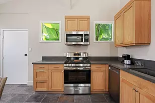 211 W Victoria St, Santa Barbara, CA 93101 - Photo 15