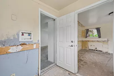4937 Nipomo Drive, Carpinteria, CA 93013 - Photo 13