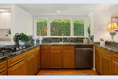 823 Arguello Road, Santa Barbara, CA 93103 - Photo 27