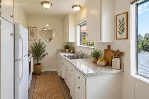 318 E Victoria St, Santa Barbara, CA 93101 - Photo 35