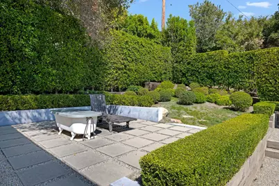 704 Chiquita Road, Santa Barbara, CA 93103 - Photo 17