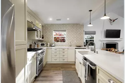 1109 Las Olas Avenue, Santa Barbara, CA 93109 - Photo 11