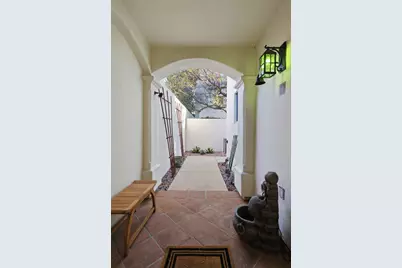218 Santa Barbara Street #D, Santa Barbara, CA 93101 - Photo 5