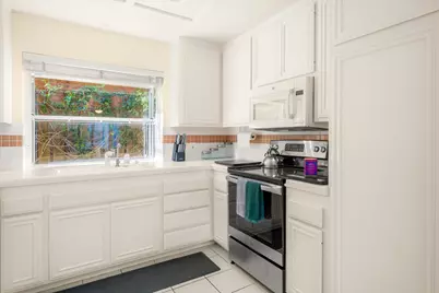 925 W Victoria Street, Santa Barbara, CA 93101 - Photo 9