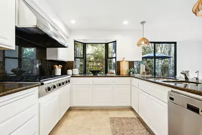 8105 Buena Fortuna Street, Ventura, CA 93013 - Photo 15