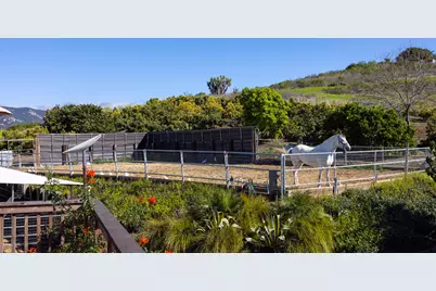 200 Ellwood Ridge Road, Goleta, CA 93117 - Photo 39