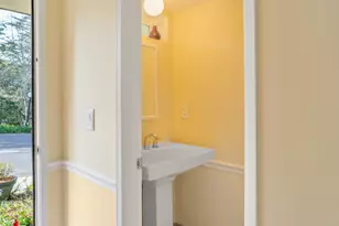 984 Miramonte Dr, Santa Barbara, CA 93109 - Photo 13