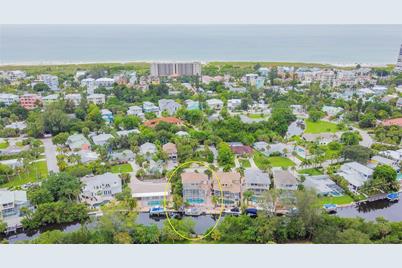 214 Island Circle - Photo 1