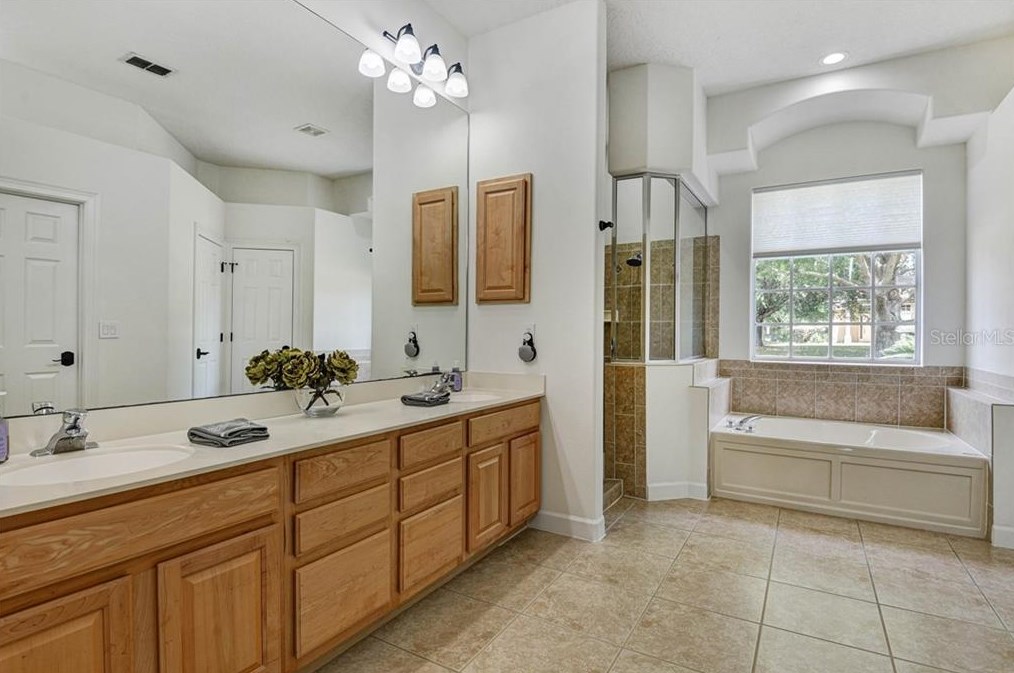 702 Johns Landing Way, Winter Garden FL  34787-8966 exterior