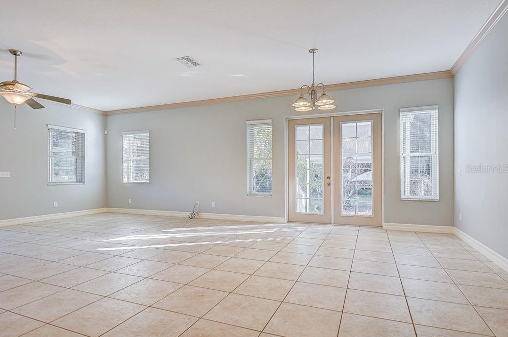 8304 Bob Wiggs Ave, Lithia FL  33547-2236 exterior