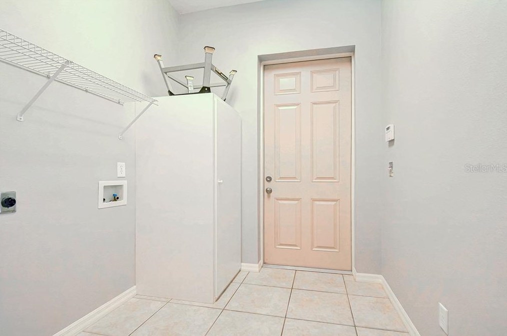 8304 Bob Wiggs Ave, Lithia FL  33547-2236 exterior