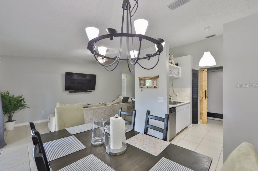 4035 Forecast Dr, Brandon FL  33511-8022 exterior