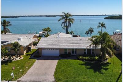 531 Johns P Ave Madeira Beach Fl 33708 Mls U7852287 531 Johns P Avenue Photo 1