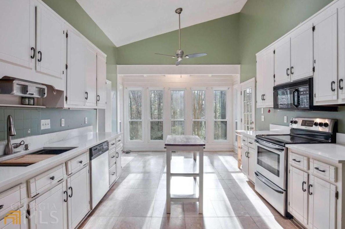 3519 Cedar Vly Dr, Smyrna GA  30080-5646 exterior