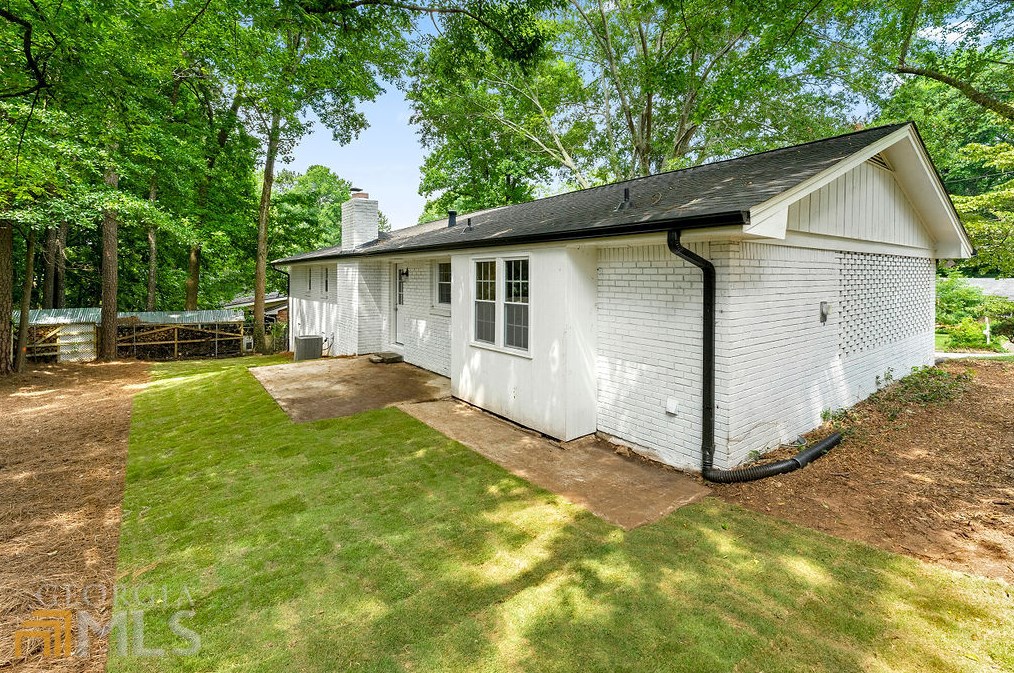 1223 Sanden Ferry Dr, Decatur GA  30033-3345 exterior