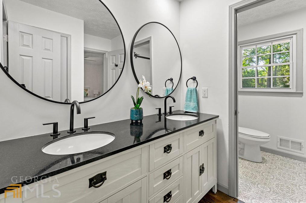 1223 Sanden Ferry Dr, Decatur GA  30033-3345 exterior