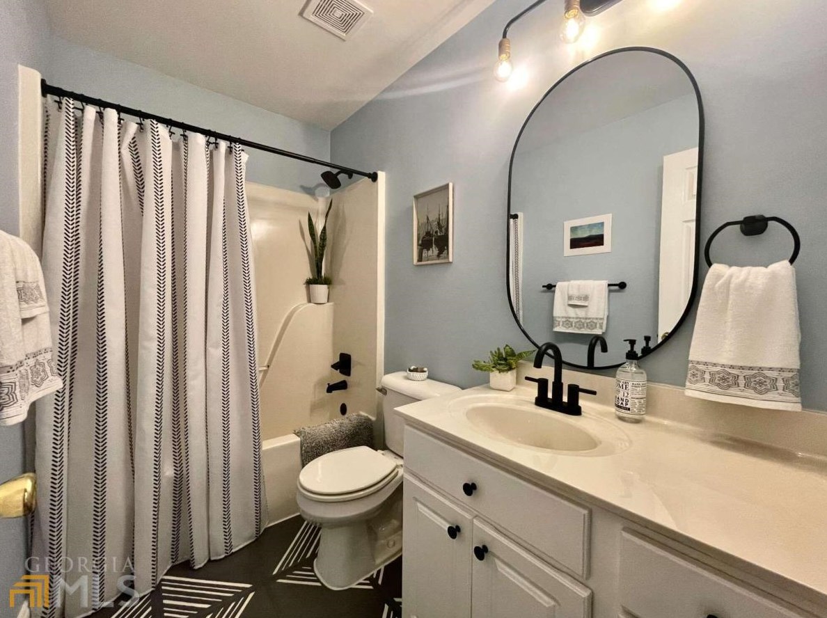 150 Oak Mdw Dr, Athens GA 30605-4550 exterior