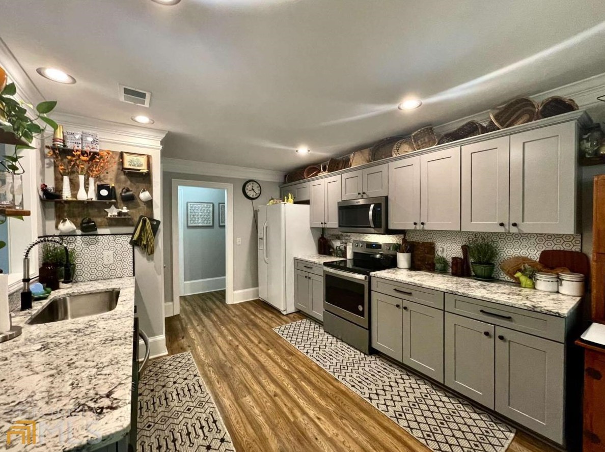 150 Oak Mdw Dr, Athens GA 30605-4550 exterior