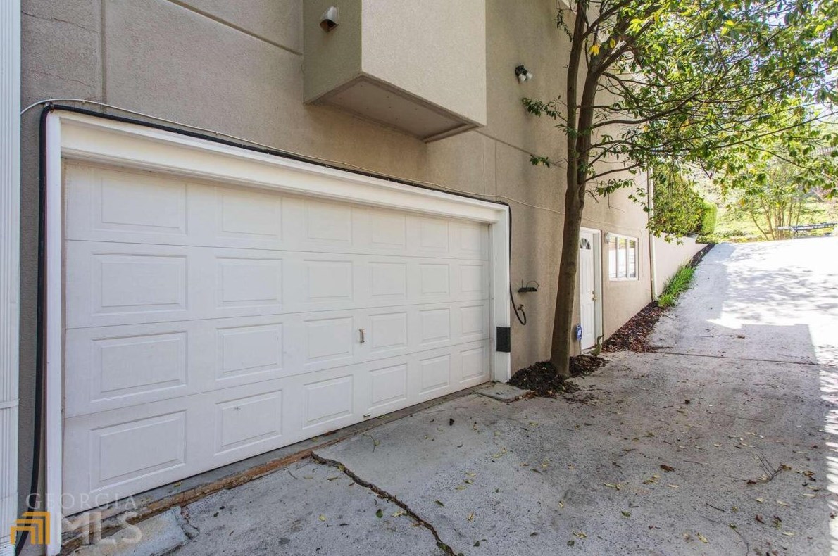2006 Palifox Dr, Atlanta GA  30307-1814 exterior