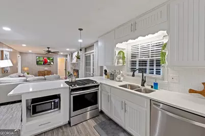 2984 Blackberry Lane, Marietta, GA 30068 - Photo 5