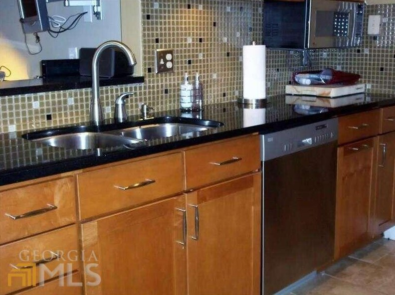 17 Normandy Ct, Atlanta GA  30324-2934 exterior