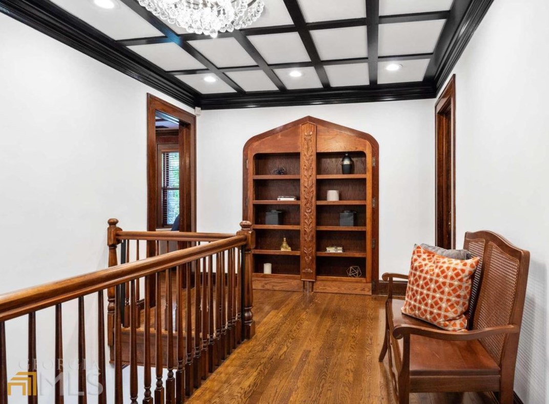 2665 Northside Dr, Atlanta GA  30305-3515 exterior