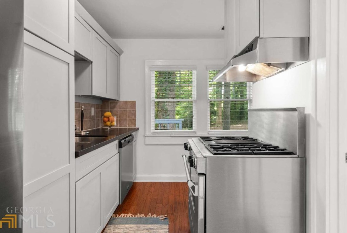 2665 Northside Dr, Atlanta GA  30305-3515 exterior