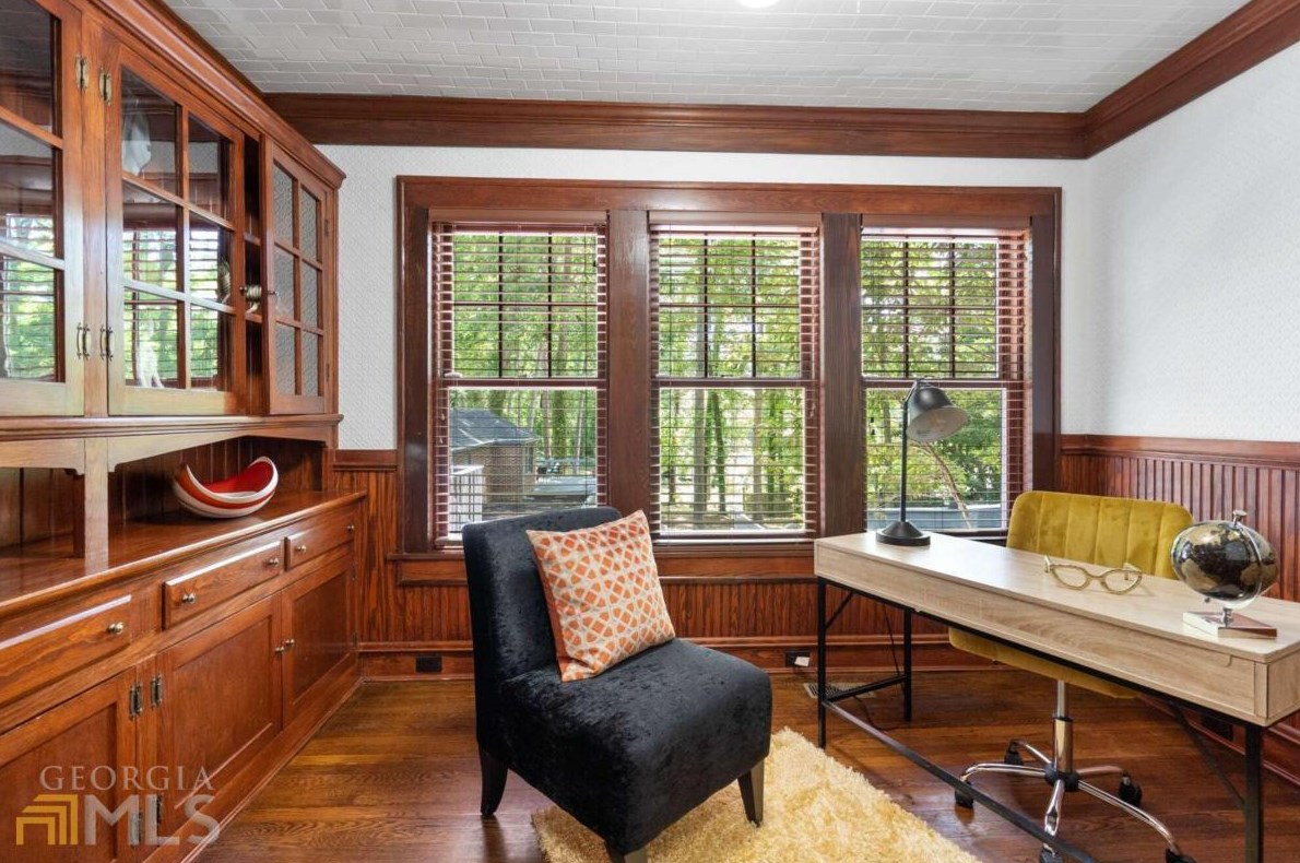 2665 Northside Dr, Atlanta GA  30305-3515 exterior